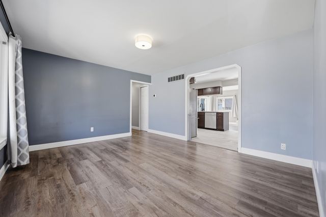 45573 Keding Street, Utica, MI 48317