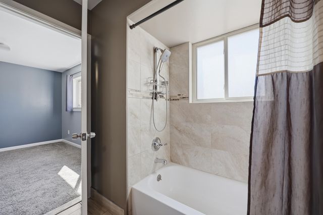 45573 Keding Street, Utica, MI 48317