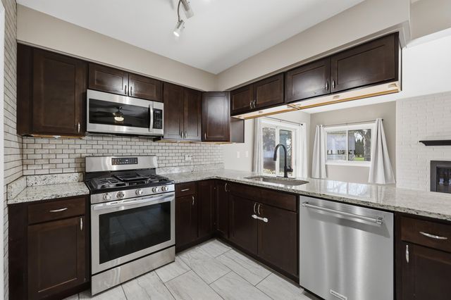 45573 Keding Street, Utica, MI 48317