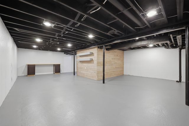 45573 Keding Street, Utica, MI 48317