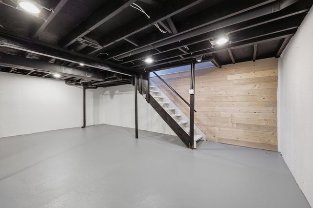 45573 Keding Street, Utica, MI 48317