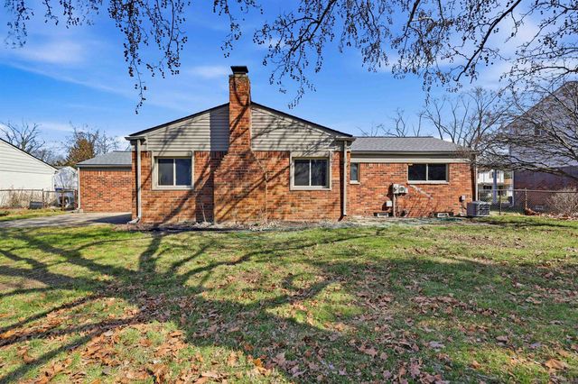 45573 Keding Street, Utica, MI 48317