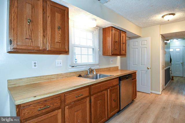 6724 DOLPHIN CT, Waldorf, MD 20603