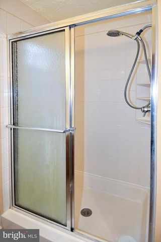 6724 DOLPHIN CT, Waldorf, MD 20603