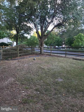 6724 DOLPHIN CT, Waldorf, MD 20603