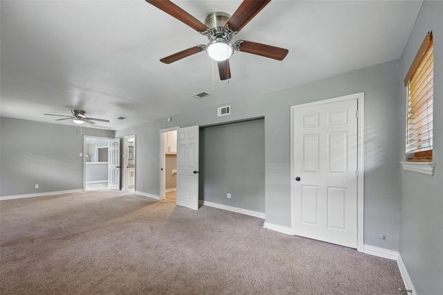 1700 N Preston Street, Ennis, TX 75119
