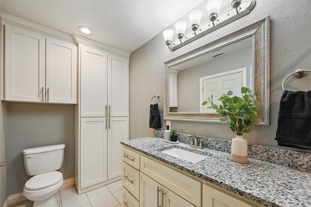 1700 N Preston Street, Ennis, TX 75119