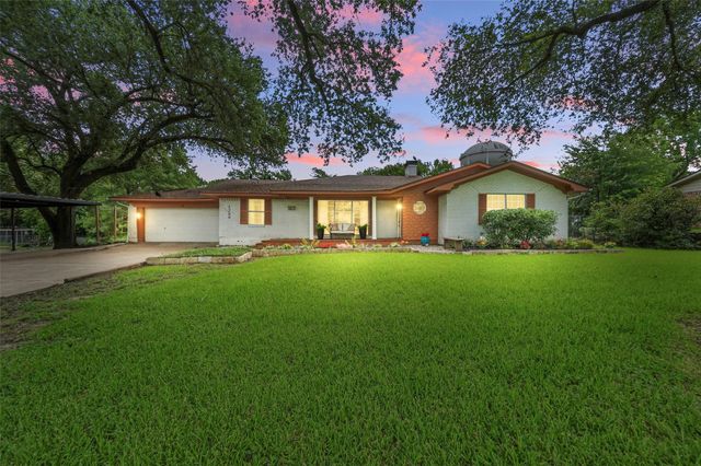 1700 N Preston Street, Ennis, TX 75119