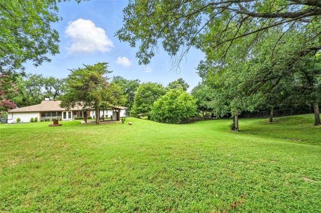 1700 N Preston Street, Ennis, TX 75119