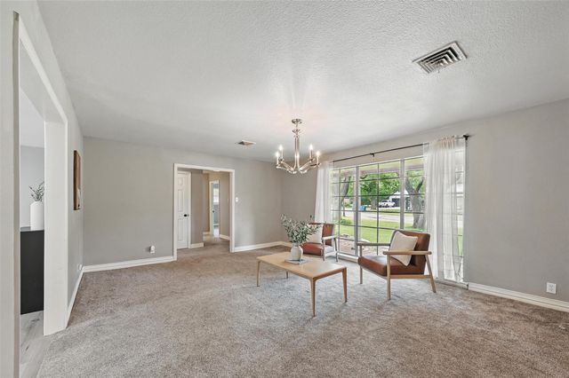 1700 N Preston Street, Ennis, TX 75119