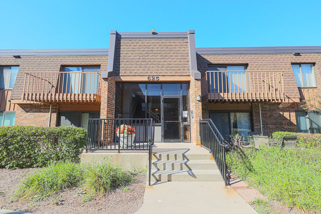 625 Derry Court 1A, Schaumburg, IL 60193