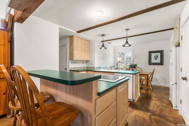 904 N LINCOLN ST, Fredericksburg, TX 78624
