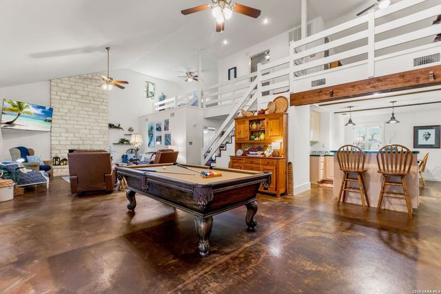 904 N LINCOLN ST, Fredericksburg, TX 78624