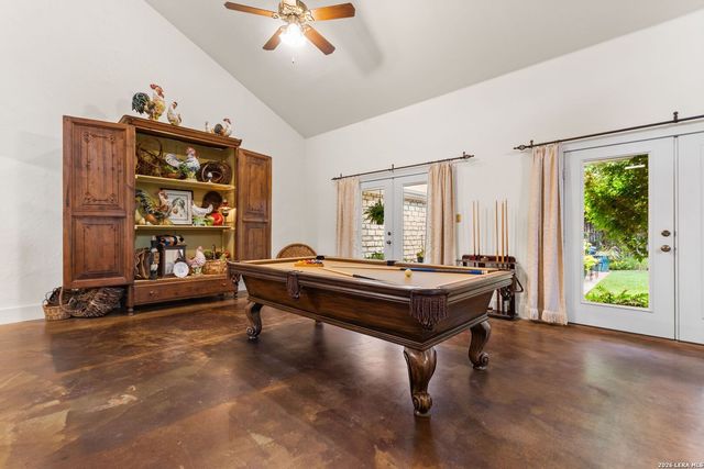 904 N LINCOLN ST, Fredericksburg, TX 78624