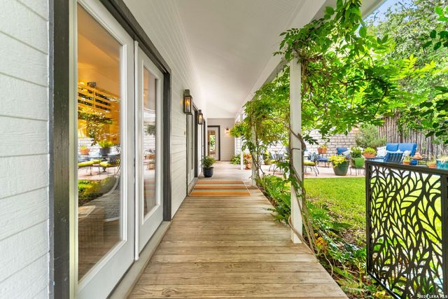904 N LINCOLN ST, Fredericksburg, TX 78624