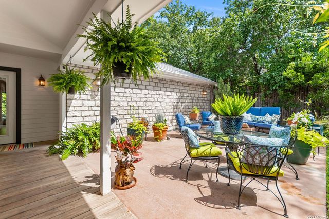 904 N LINCOLN ST, Fredericksburg, TX 78624
