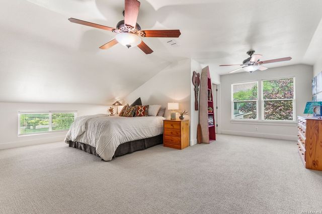 904 N LINCOLN ST, Fredericksburg, TX 78624