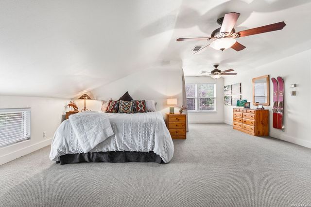 904 N LINCOLN ST, Fredericksburg, TX 78624