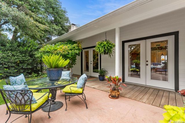 904 N LINCOLN ST, Fredericksburg, TX 78624