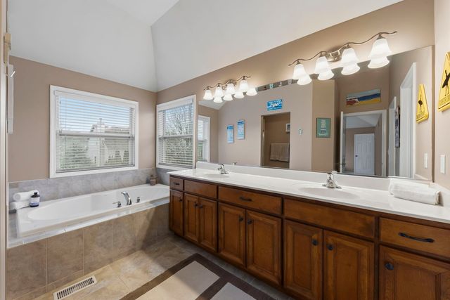 0N622 Sounders Drive, Geneva, IL 60134