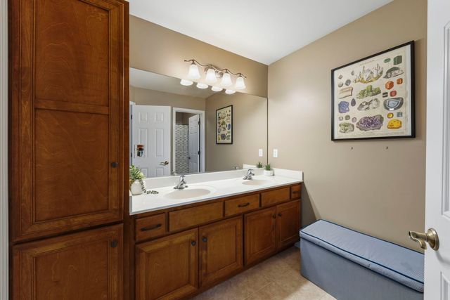 0N622 Sounders Drive, Geneva, IL 60134