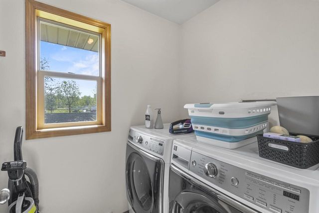838 POPPY LANE, Little Suamico, WI 54141