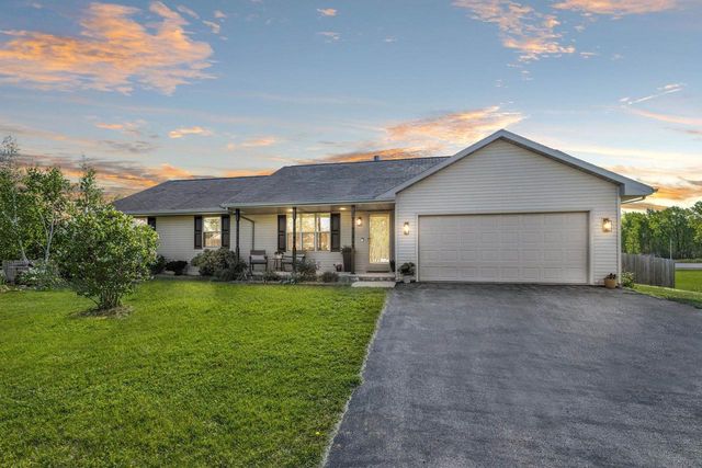 838 POPPY LANE, Little Suamico, WI 54141