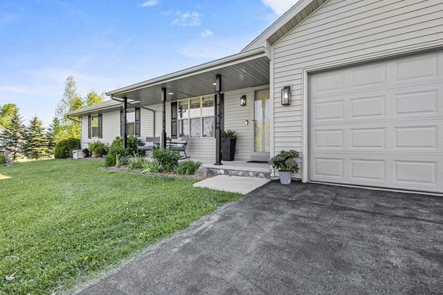 838 POPPY LANE, Little Suamico, WI 54141