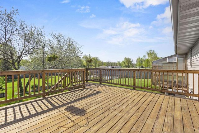 838 POPPY LANE, Little Suamico, WI 54141