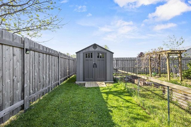 838 POPPY LANE, Little Suamico, WI 54141