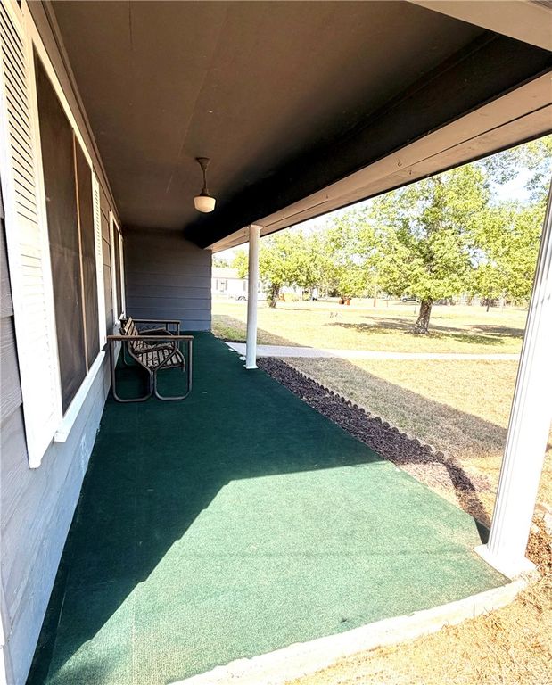305 Gaywood Lane, Somerville, TX 77879 — photo 3