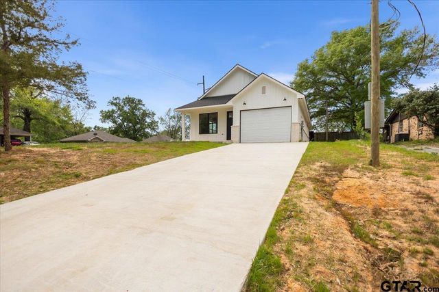 307 S Langham St, Troup, TX 75789