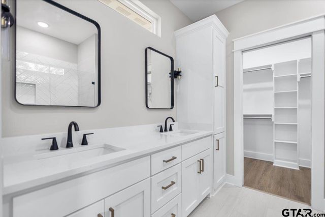 307 S Langham St, Troup, TX 75789