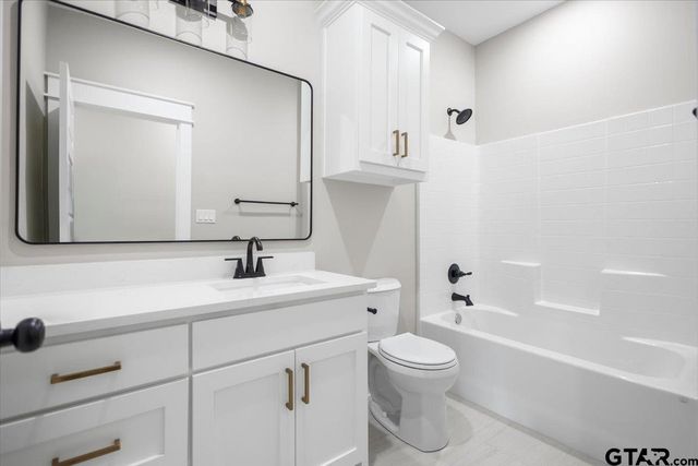 307 S Langham St, Troup, TX 75789