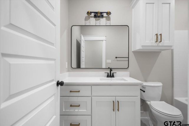 307 S Langham St, Troup, TX 75789