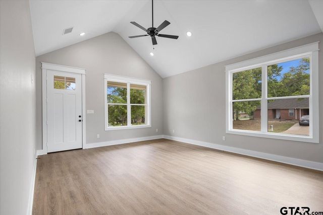 307 S Langham St, Troup, TX 75789