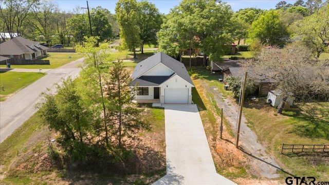 307 S Langham St, Troup, TX 75789