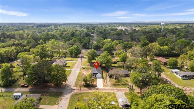 307 S Langham St, Troup, TX 75789