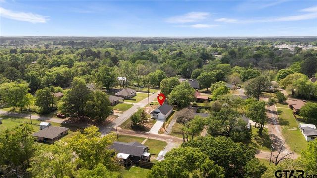 307 S Langham St, Troup, TX 75789