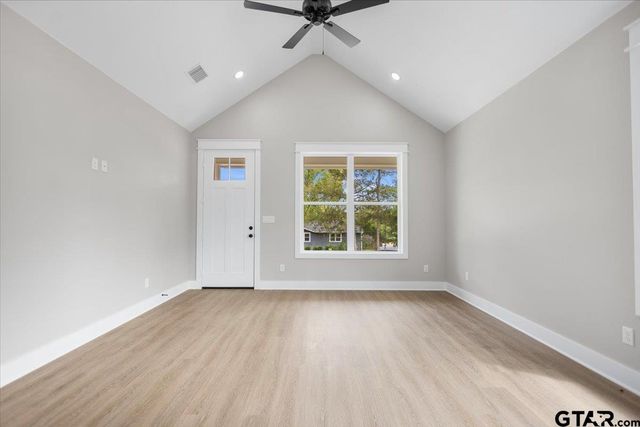 307 S Langham St, Troup, TX 75789