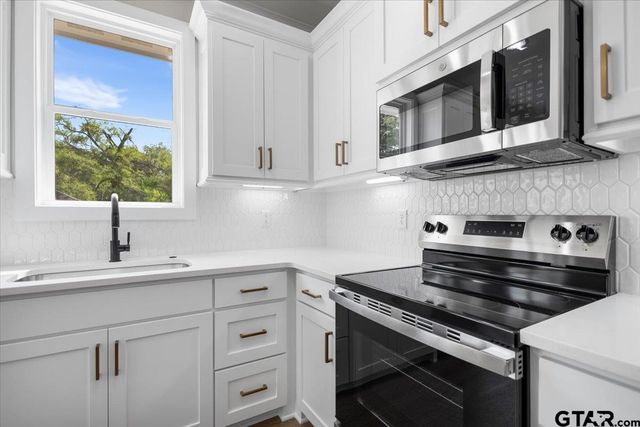 307 S Langham St, Troup, TX 75789