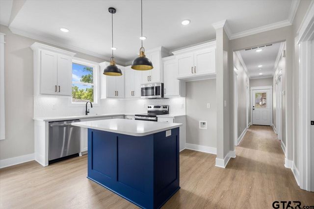 307 S Langham St, Troup, TX 75789