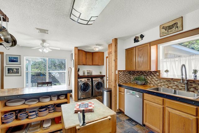 1106 Amanda, Canyon Lake, TX 78133