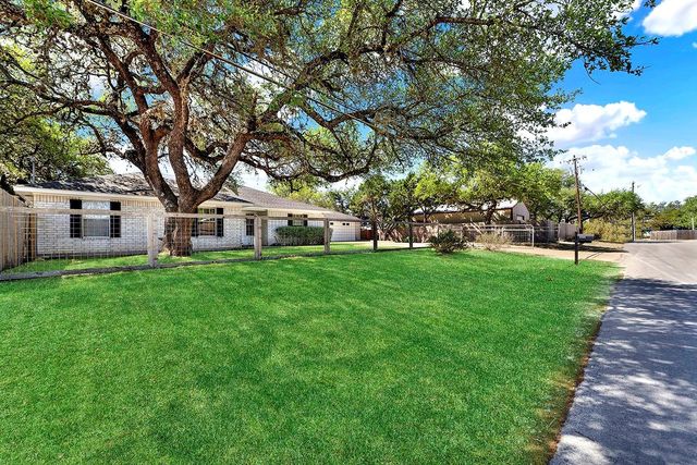 1106 Amanda, Canyon Lake, TX 78133