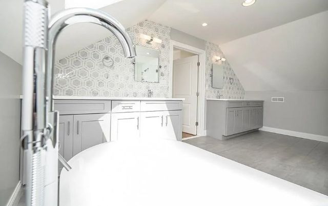 14 Seagull Rd 1, Quincy, MA 02169