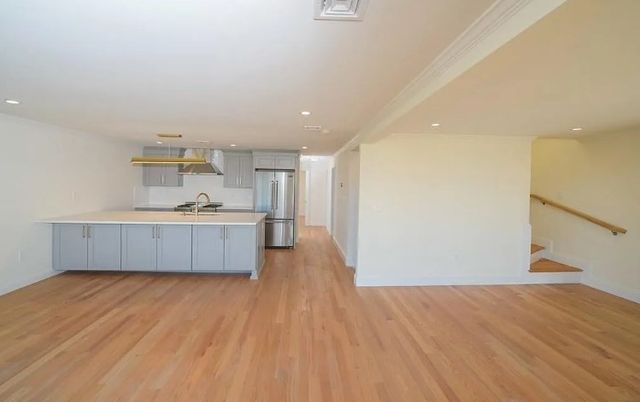 14 Seagull Rd 1, Quincy, MA 02169