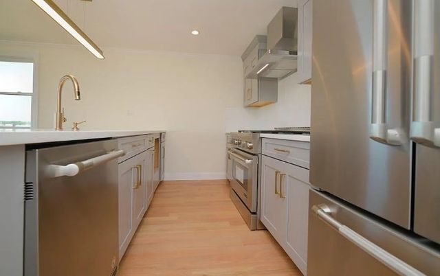 14 Seagull Rd 1, Quincy, MA 02169
