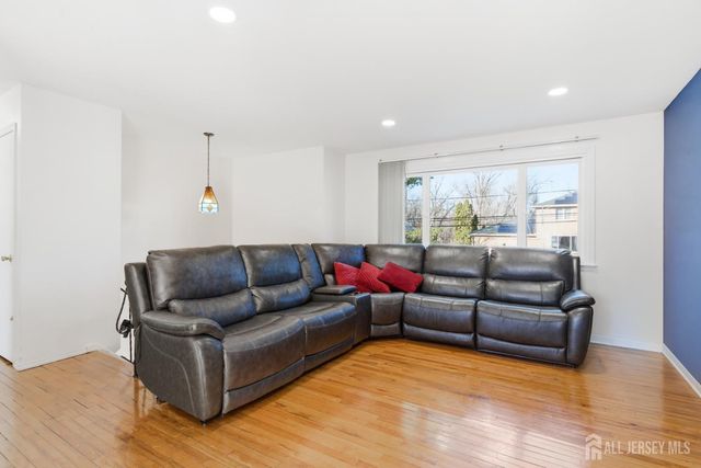 160 Stratton Street, Piscataway, NJ 08854