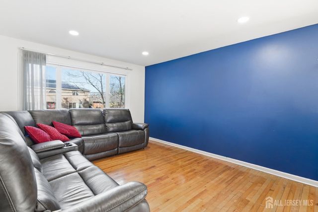 160 Stratton Street, Piscataway, NJ 08854