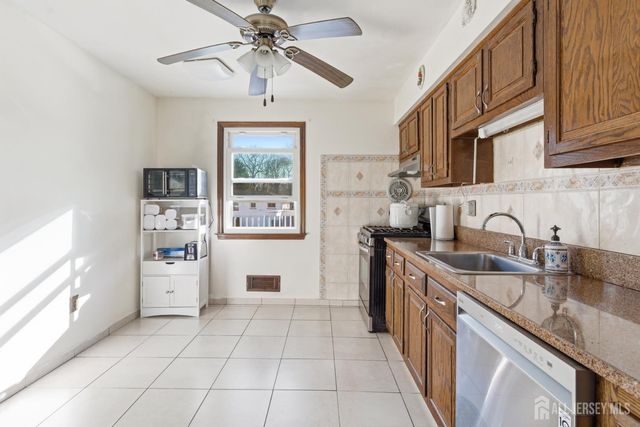 160 Stratton Street, Piscataway, NJ 08854